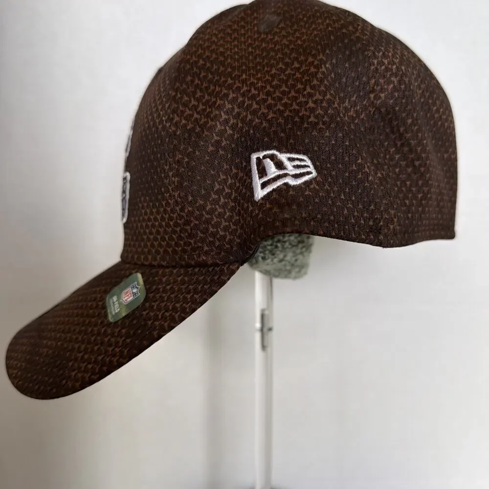 New Era Cleveland Browns Stripe Sideline 39THIRTY Stretch Flex Hat M/L Brown